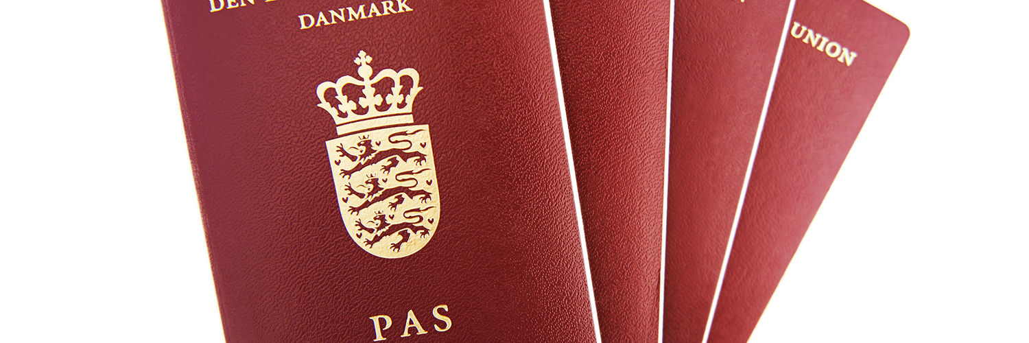 Billede af 4 danske pas
