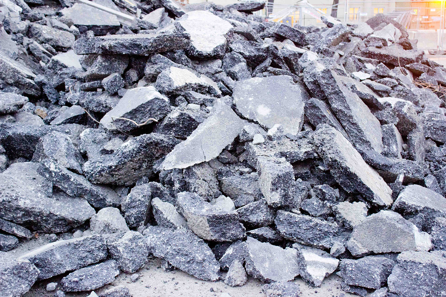 Bunke med betonaffald